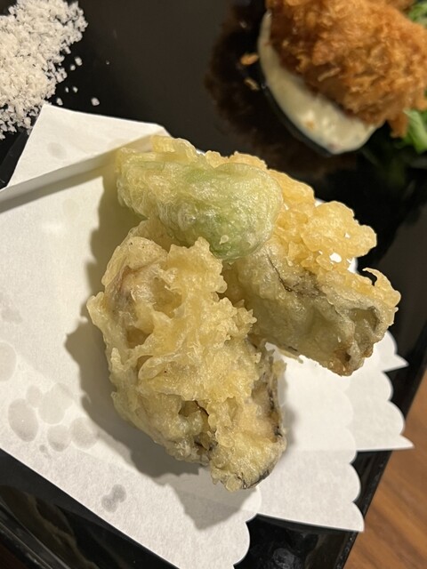 Oyster Dining Selfish photo 4