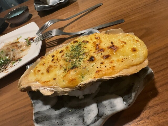 Oyster Dining Selfish photo 2