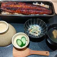 うなぎ四代目菊川 東京駅黒塀横丁店 - 蒲焼き一本重