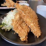 金谷食堂 - この厚さは半端でない‼️