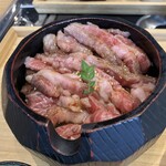 北新地 焼肉 菊地 - 黒毛和牛ロースステーキ重(大盛)