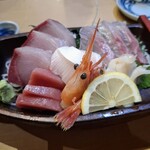 大衆酒場魚八 - 刺身そこそこ盛り