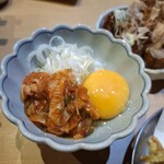 大衆酒場魚八 - えんがわユッケ