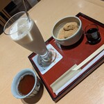 家傳京飴 祇園小石 - 黒蜜みるくとわらび餅のセット