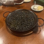 TAPAS - アロスネグロ（イカスミのパエリア）