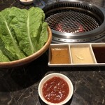 京の焼肉処 弘 千本三条本店 - タレは3種類