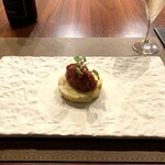 代官山鉄板ゆうり - 和牛ユッケ、ポテトサラダ