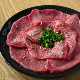 安萬名物「生タン」