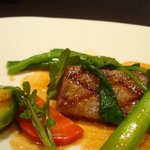 ガストロノミー ジョエル・ロブション - 特選和牛ロース肉　グリエにし、旬野菜のエテュベと共に。