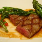 ガストロノミー ジョエル・ロブション - 特選和牛ロース肉　グリエにし、旬野菜のエテュベと共に。