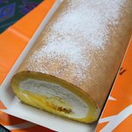 サロン・ド・モンシェール  - １０月限定のかぼちゃロール