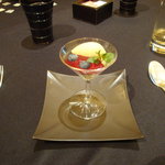 ガストロノミー ジョエル・ロブション - カシスムースのパンナコッタ　バニラアイス添え(正式名称は不明)。