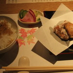 亀甲屋 - 海老芋と鰆の唐揚げ　チリメンごはん