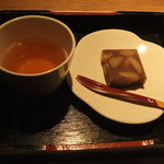 亀甲屋 - 栗羊羹と京番茶