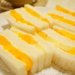 フルーツ・サンドゥイッチ (580円), コーヒー (+250円)