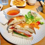 小さな絵本カフェ acero - 