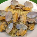 ラ クッチーナ ビバーチェ - ボンゴレ・ロッソ。昨今なかなかお目にかかれない、大きくぷりぷりなあさり。