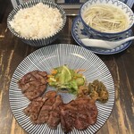 炭焼牛たん東山 - 