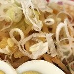 蒙古タンメン中本 - 野菜アップ