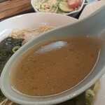 うちだラーメン - コクのあるスープ