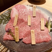 飛騨牛一頭家 馬喰一代 名古屋WEST - 最飛び盛り合わせ　2〜3人