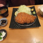 厚切り極上ロースかつ(2,800円)