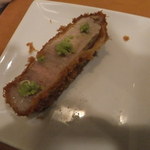 厚切り極上ロースかつ(山葵と塩で食べると最高！)