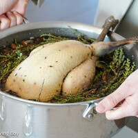 SEZANNE - Ariakeyama Farm's Bizen Shamo, poached in yellow wine 紹興酒美膳軍鶏