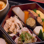 食菜家うさぎ - ２－１）和風幕の内御膳（左上が茶碗蒸し）