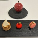 レストラン ラ・フロレゾン・ドゥ・タケウチ - SES PETIT’S FOURS