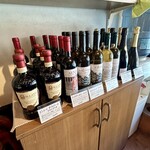 ペール - 常温/冷蔵のワイン(赤白)、スパークリングも購入可能。
手作りのデザートも販売♪