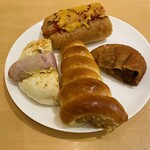 ブーランジェリ･エ･カフェ　オブジェ - スペシャルモーニング♡3巡目！ローズマリーとチーズのホワイトソーセージ♡ホットドッグ♡ブルドポークのカレーパン♡ピーナッツコルネ♡