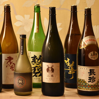 地元・愛知の銘酒を厳選し、洗練の品揃え。