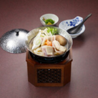 ＜平日ランチ限定・追加オプション＞二蝶のうどんすき《オリーブ地鶏鍋》
