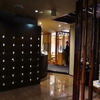 大漁市場 なるみ乃 薬院店 - 入口で靴を脱いで上がります