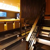 大漁市場 なるみ乃 薬院店 - 中二階になっている個室もあって面白いです