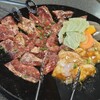 すから - 料理写真:焼き肉定食とホルモン定食の肉