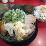 家系ラーメン王道 神道家 - 