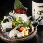 おいしい酒と料理 なかよし - 5種類のお造り盛り合わせ(2人前)
