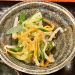 うお徳 - 人参、きゅうり、もやしの和え物