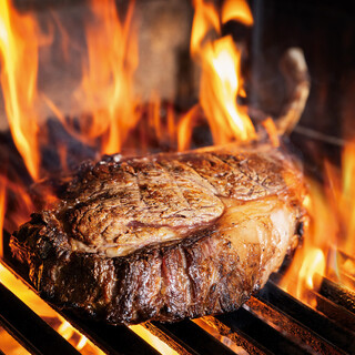 薪窯で仕上げる肉料理