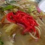 長崎亭 - 紅ショウガとソースを入れると・・・