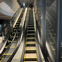 キャトルラパン - このエスカレーターで上がる