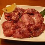 焼肉くにもと - タン塩も肉厚で絶品