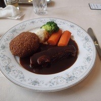 レストラン香味屋 - メンチカツとタンシチュー