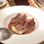 オステリア ゼペット - 牛ホホ肉の赤ワイン煮