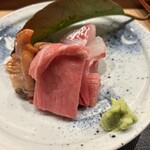 旬席 鈴江 - マグロ（勝浦）、鯛（淡路）、赤貝（淡路）