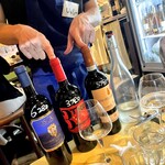 大衆イタリアン MATILDA GINZA - 赤ワインは右を選びました