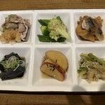 海の日  - 小料理盛り合わせ(三元豚おろし、ロマネスコとオクラ、鯖としめじ、茄子煮浸し、さつまいも檸檬煮、笹掻きゴボウ)