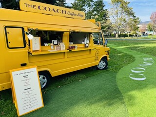 RK DONUTS - Cute Yellow Truck♪